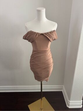 Off-Shoulder Elliatt Dress in Dusty Rose Medium